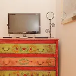 Warm, Cozy Near The Colosseum רומא