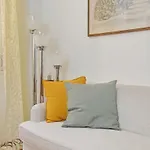 Warm, Cozy Near The Colosseum דירה רומא