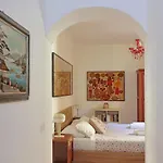 Warm, Cozy Near The Colosseum * רומא