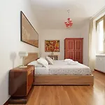 Warm, Cozy Near The Colosseum * רומא