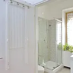 Warm, Cozy Near The Colosseum דירה רומא