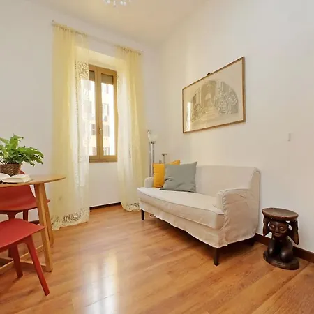 아파트 Warm, Cozy Near The Colosseum *