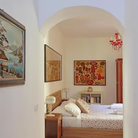 Warm, Cozy Near The Colosseum * 로마