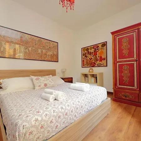 Warm, Cozy Near The Colosseum 로마