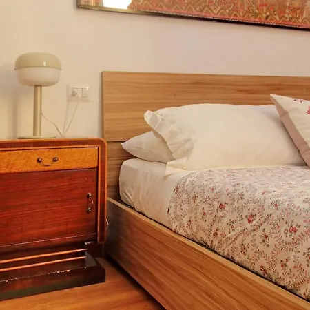 아파트 Warm, Cozy Near The Colosseum