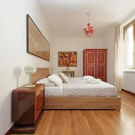 Warm, Cozy Near The Colosseum * 로마