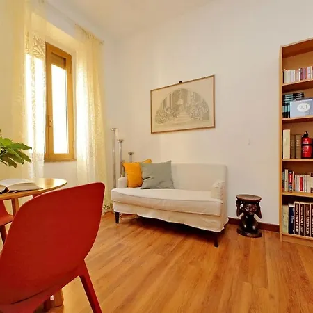 아파트 Warm, Cozy Near The Colosseum *
