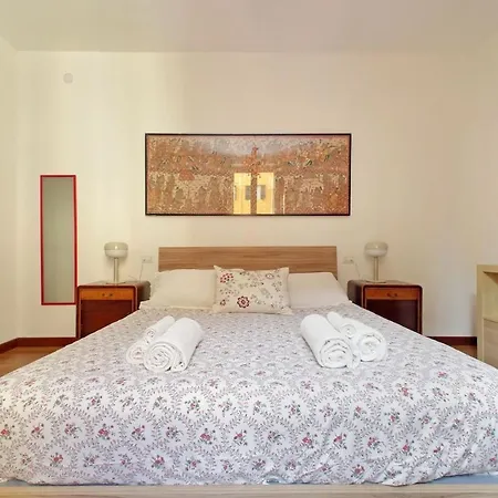 Warm, Cozy Near The Colosseum