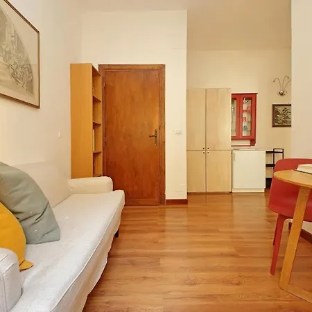 Warm, Cozy Near The Colosseum