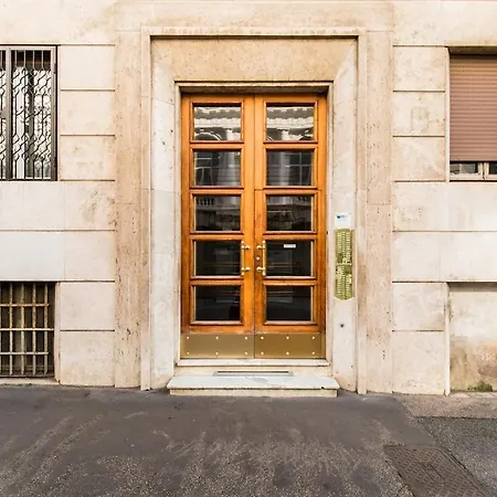 Warm, Cozy Near The Colosseum רומא